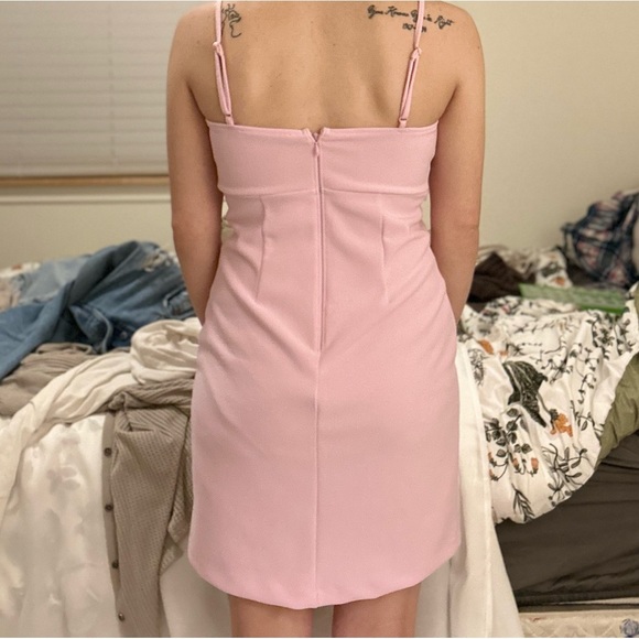 EUC Abercrombie and Fitch Light Pink Fitted Dress - Picture 6 of 6